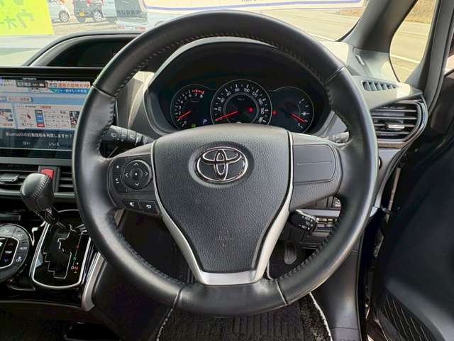 Toyota Voxy 10