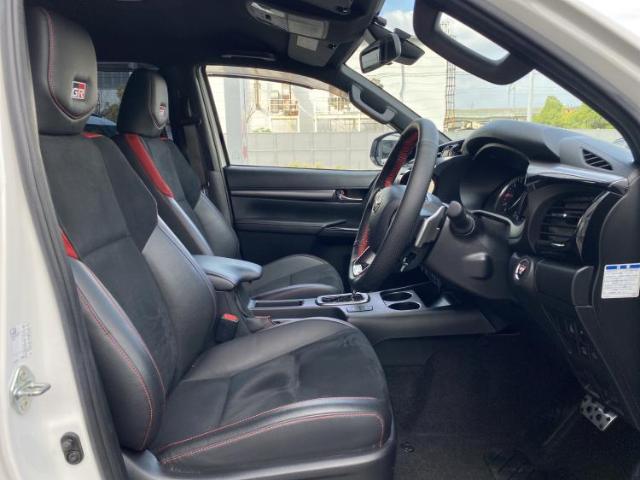 Toyota Hilux 2