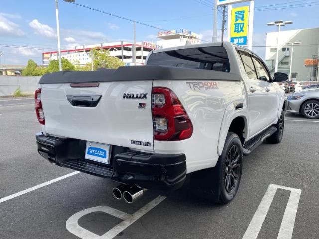 Toyota Hilux 6