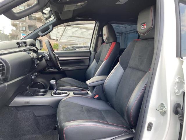 Toyota Hilux 8