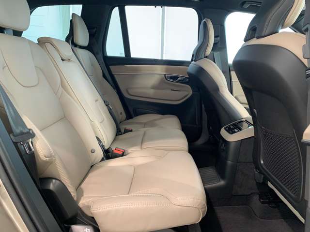 Volvo XC90 11