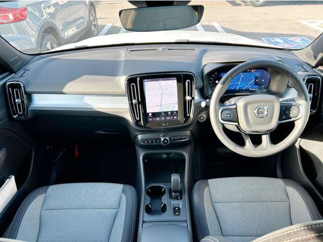 Volvo XC40 8