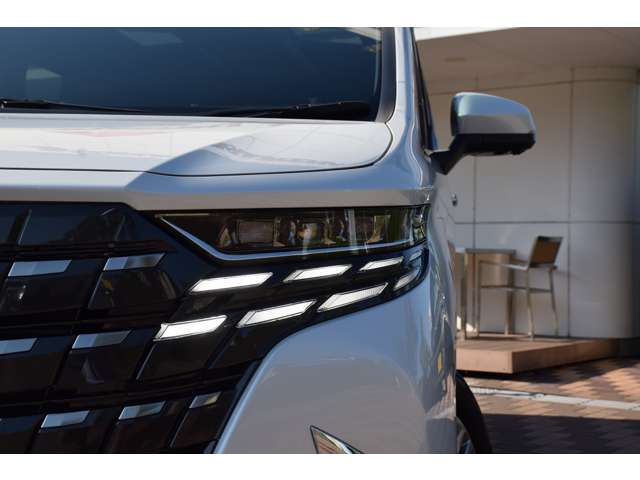 Toyota Alphard 12