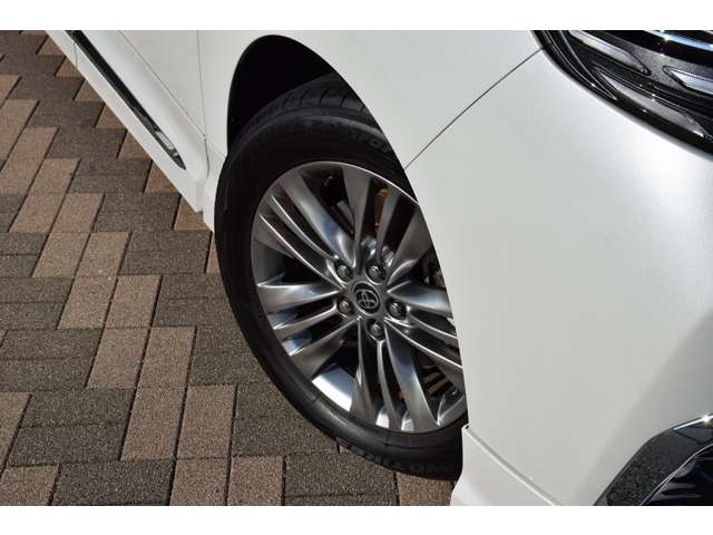 Toyota Alphard 8