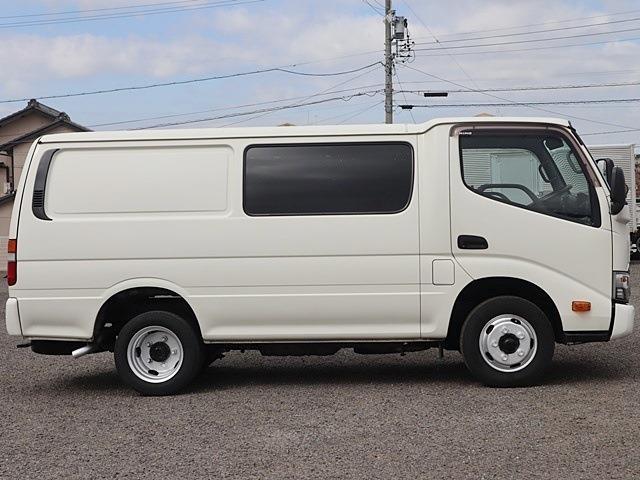 Hino Dutro 8
