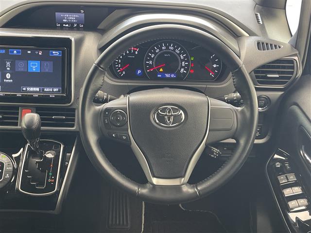 Toyota Voxy 7