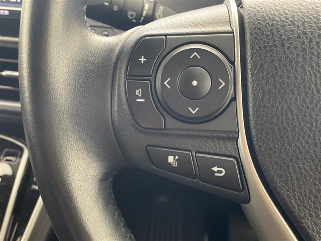 Toyota Voxy 8