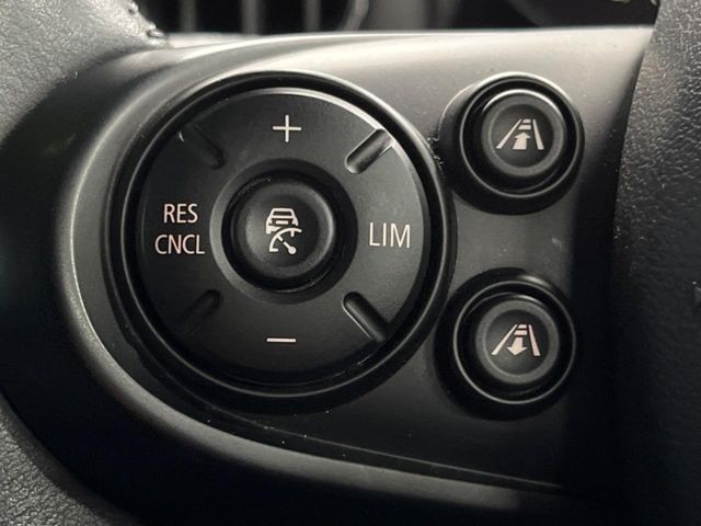 MINI Crossover 8