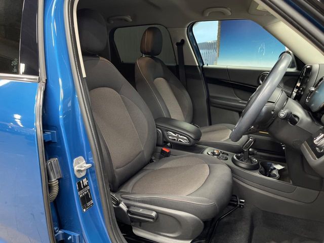 MINI Crossover 9