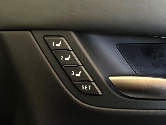 Lexus LX 7