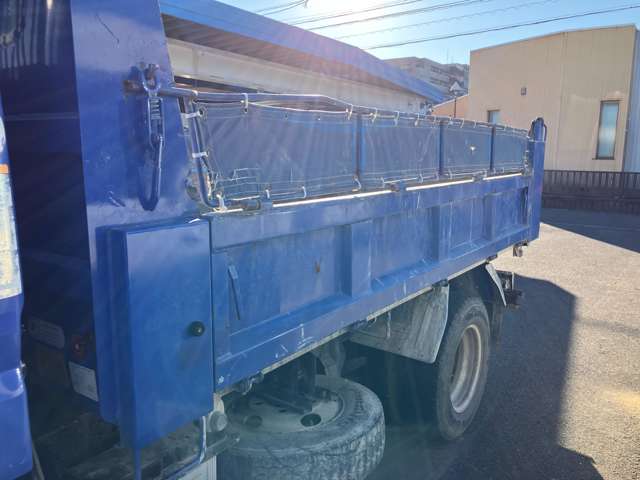 Mitsubishi Fuso Canter 9
