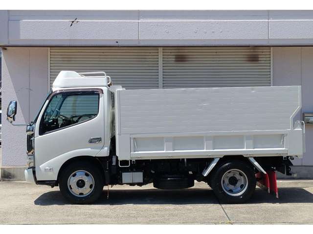 Hino Dutro 11