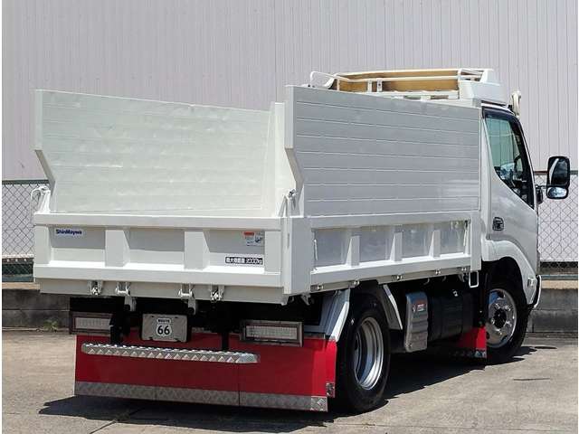 Hino Dutro 2