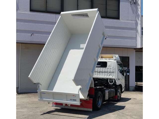 Hino Dutro 4