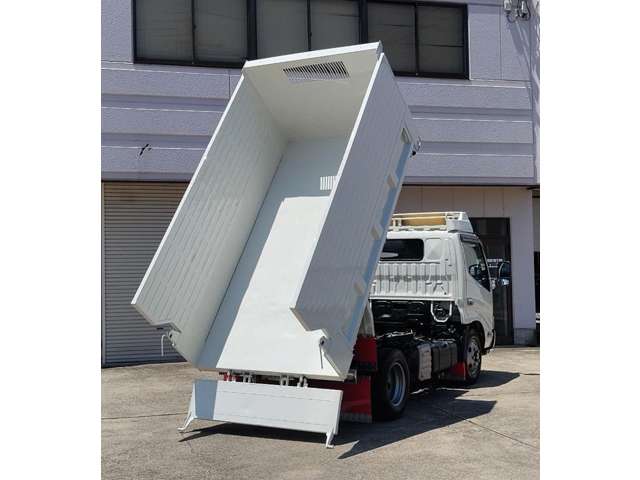 Hino Dutro 5