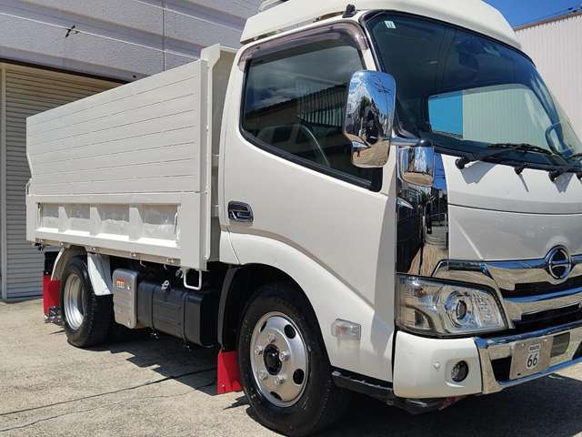 Hino Dutro 6