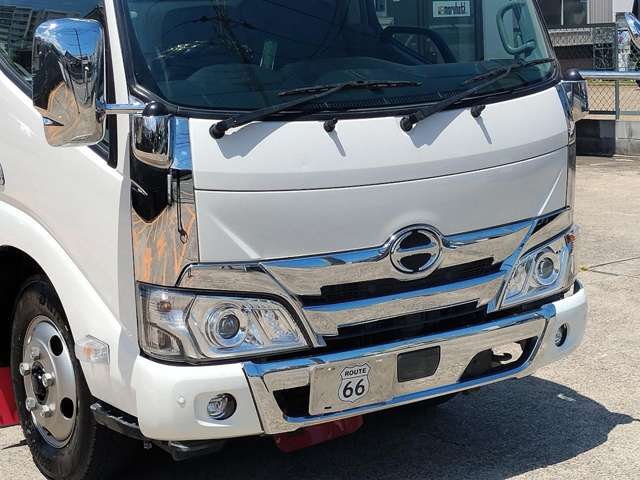 Hino Dutro 8