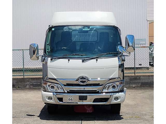 Hino Dutro 9