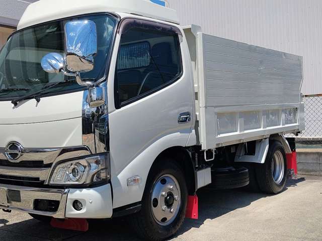 Hino Dutro 10