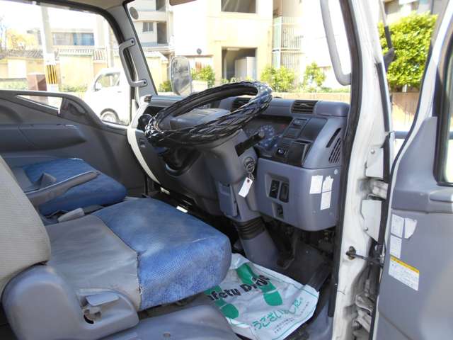 Mitsubishi Fuso Canter 2