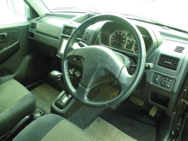 Mitsubishi Pajero Mini 9