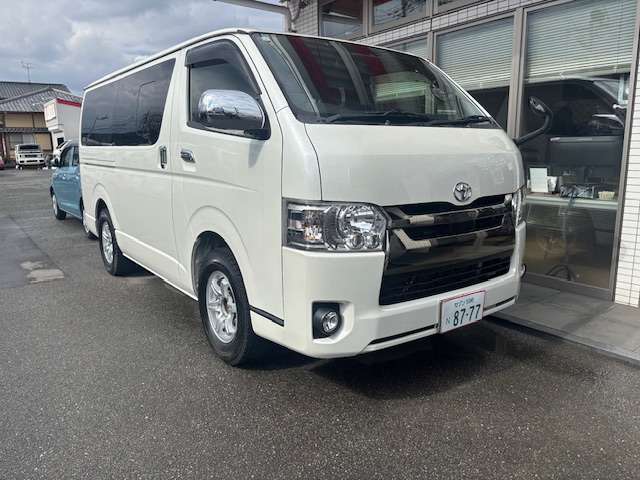 Toyota Hiace Van 3