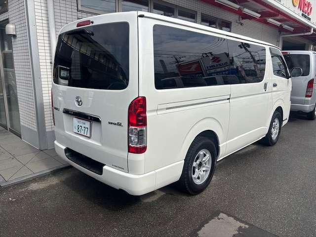 Toyota Hiace Van 6