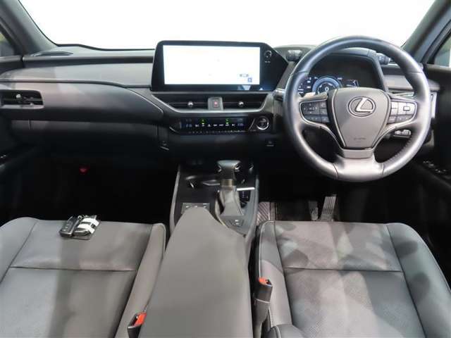 Lexus UX 6