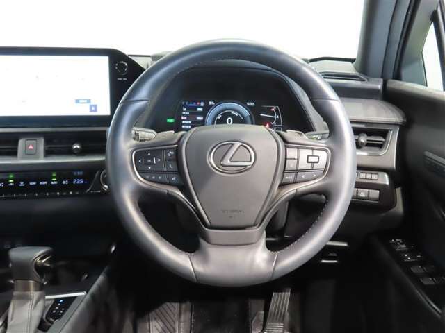 Lexus UX 7