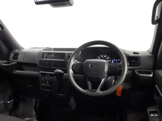 Daihatsu Hijet Cargo 4