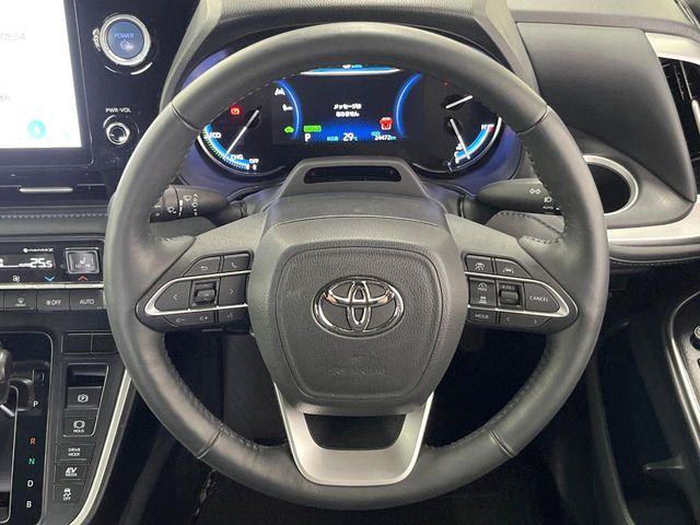 Toyota Voxy 12