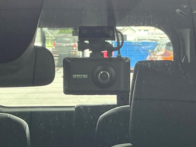 Toyota Voxy 6