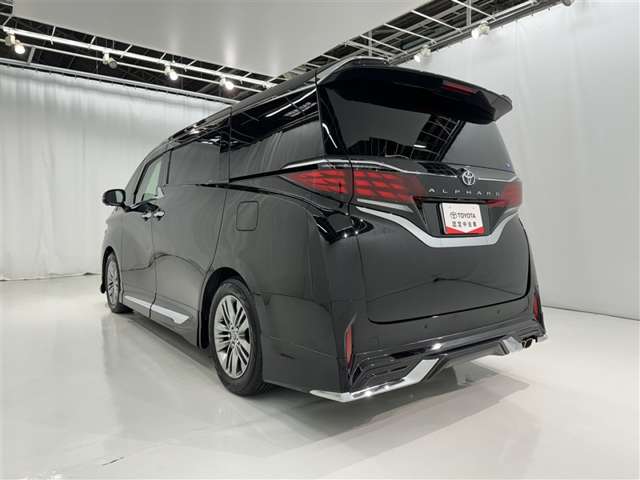 Toyota Alphard 6