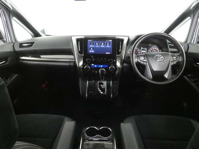 Toyota Alphard 5