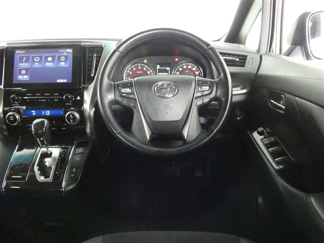 Toyota Alphard 6