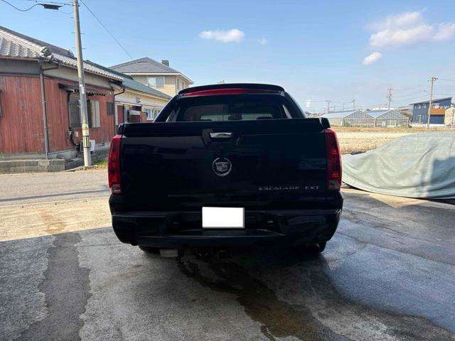Cadillac Escalade EXT 7