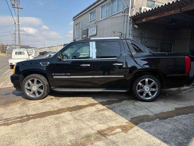 Cadillac Escalade EXT 9