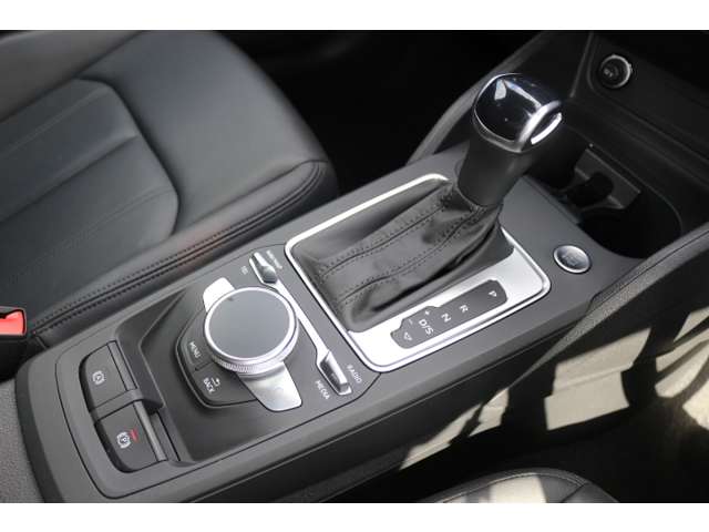 Audi Q2 5