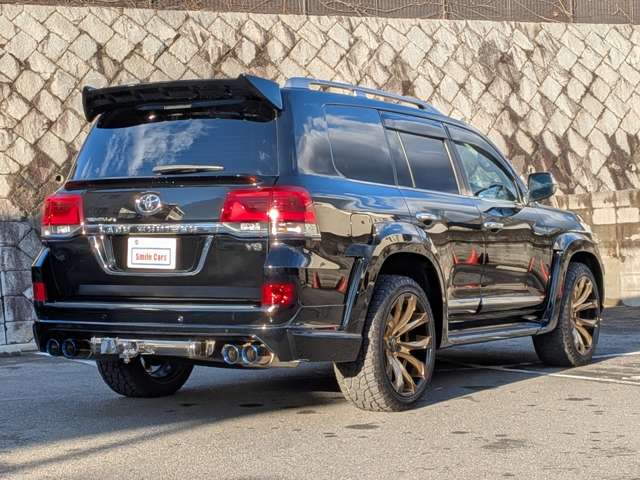 Toyota Land Cruiser 200 6