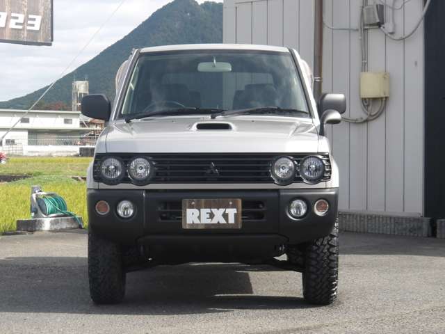 Mitsubishi Pajero Mini 5