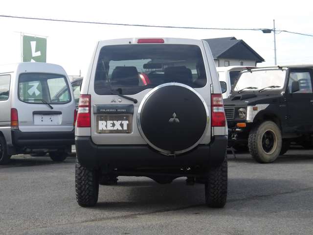 Mitsubishi Pajero Mini 8