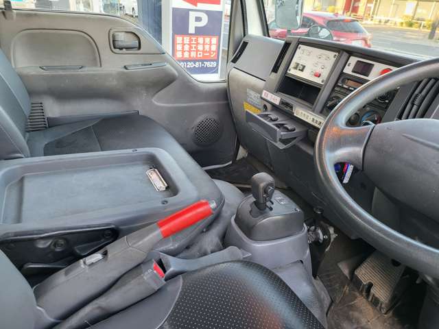 Isuzu Elf 12