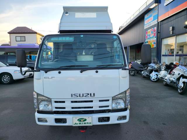 Isuzu Elf 2