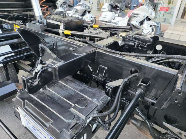 Isuzu Elf 8