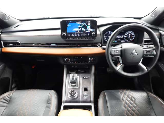 Mitsubishi Outlander 2