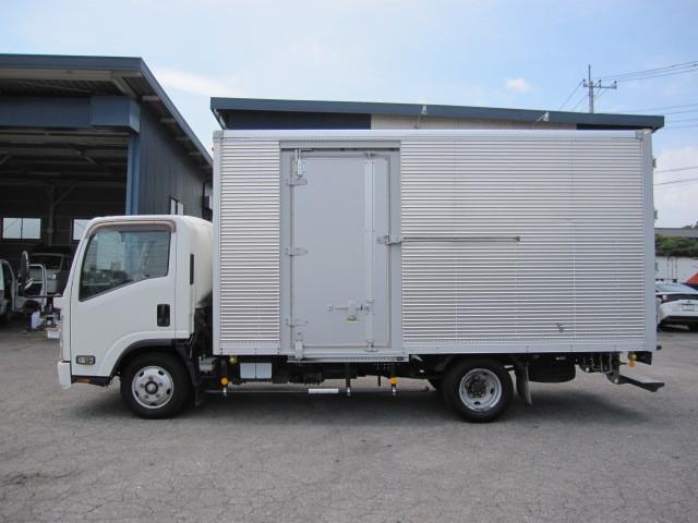 Isuzu Elf 12