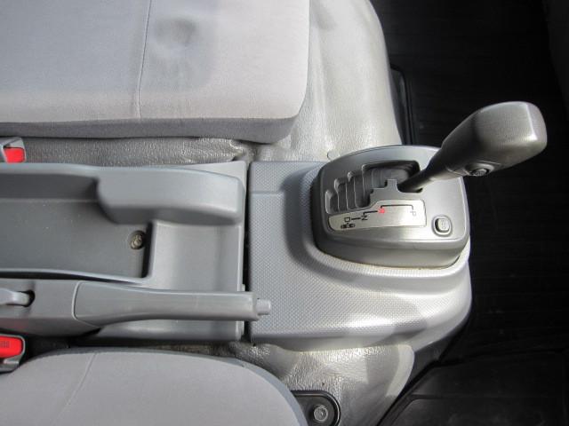 Isuzu Elf 6