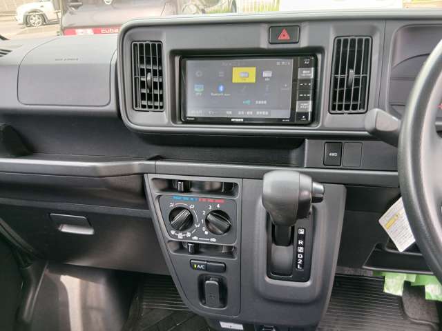 Daihatsu Hijet Deck Van 11