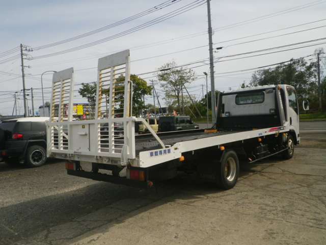 Isuzu Elf 6