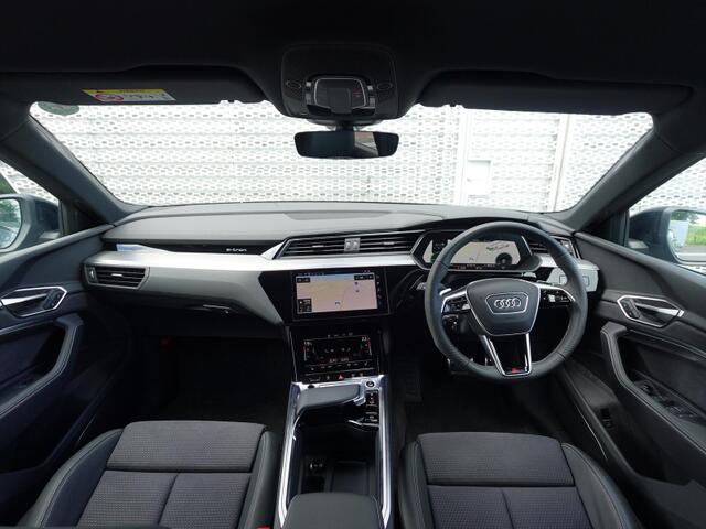Audi Q8 e-tron 6